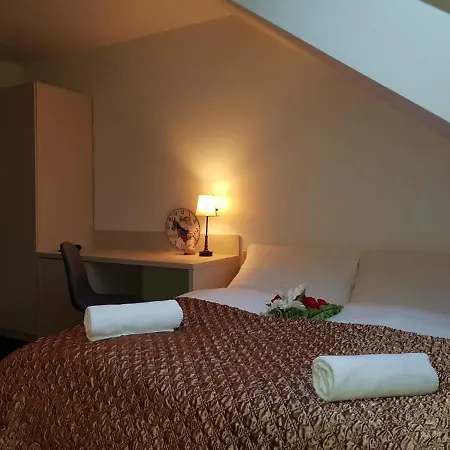 Guest house A Restaurace U Sousedu Strazny