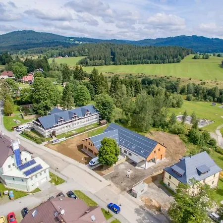 Gasthof A Restaurace U Sousedu Strazny