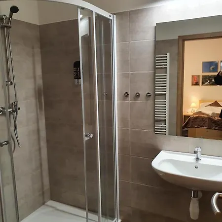 Guest house A Restaurace U Sousedu 3*